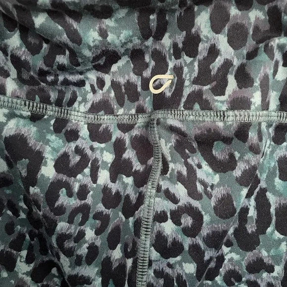 Women's Blue Leopard Print Sports Bra and Legging set - Picture 10 of 10